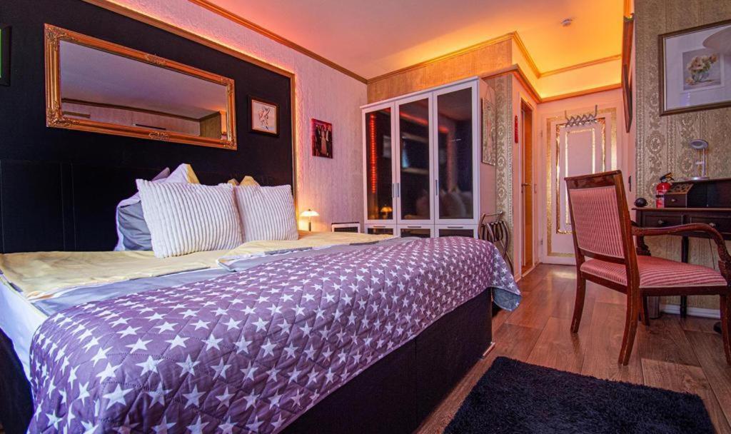 Chez-Ronny Hotell Hamburg Eksteriør bilde