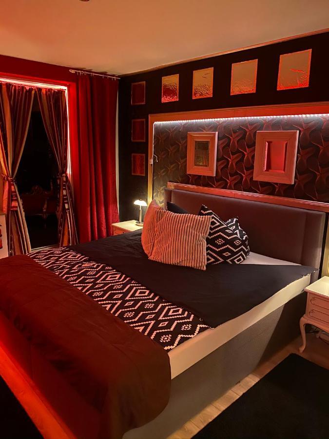 Chez-Ronny Hotell Hamburg Eksteriør bilde