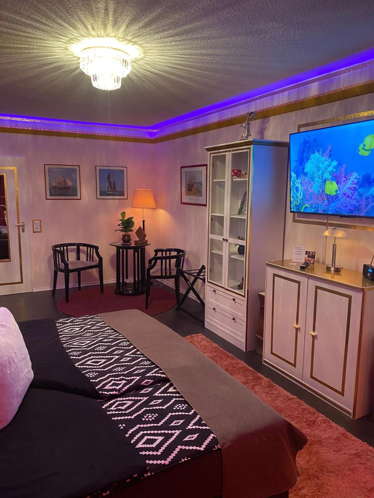 Chez-Ronny Hotell Hamburg Eksteriør bilde